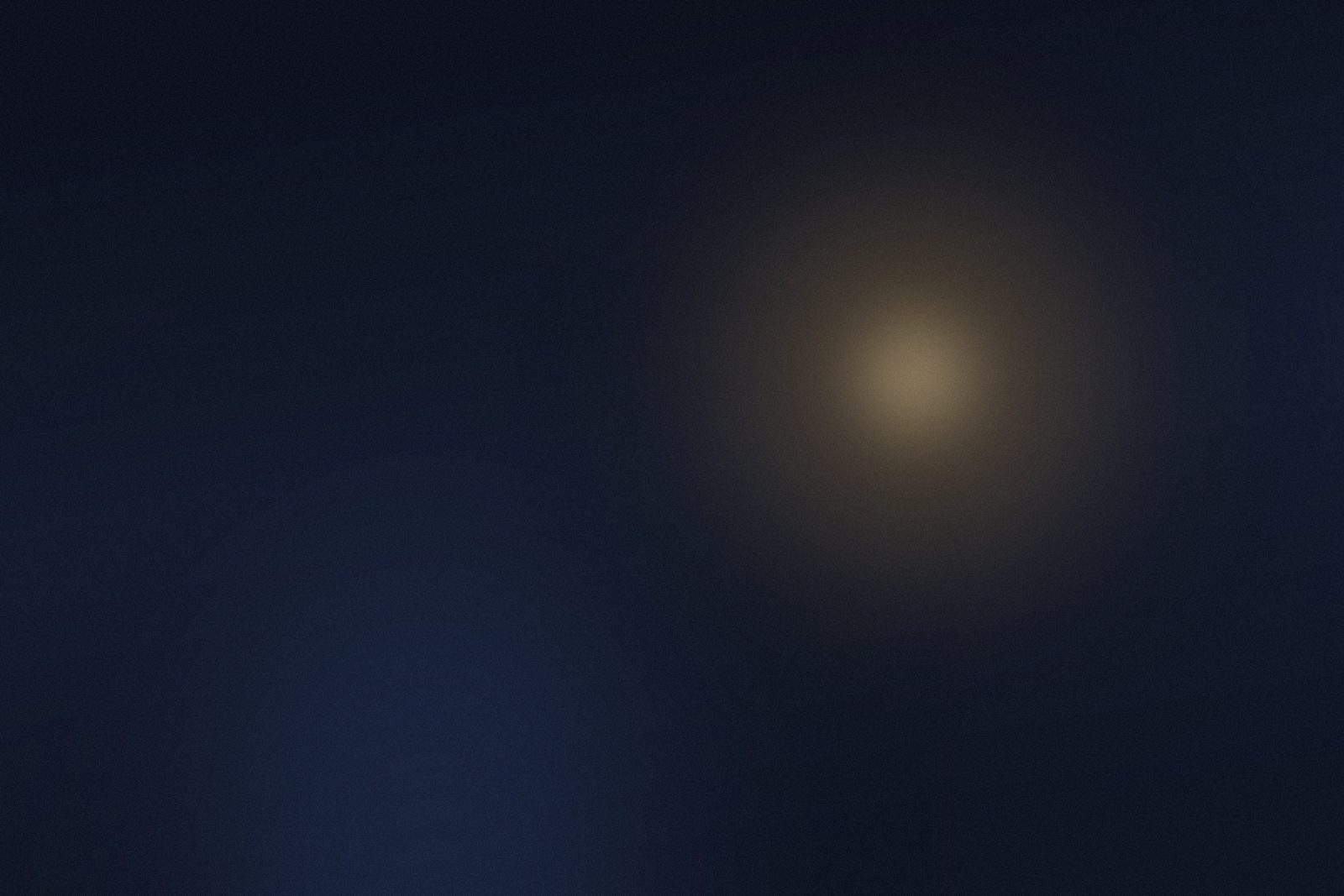 夜巷与灯
